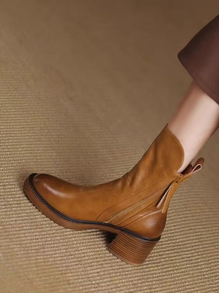 Bottes Cheville Marron à Talon Épais – Élégance et Confort dans un Style Britannique par Amélie