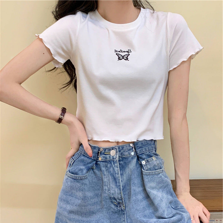 T-shirt brodé Papillon à Manches Courtes – Élégance et Confort au Quotidien