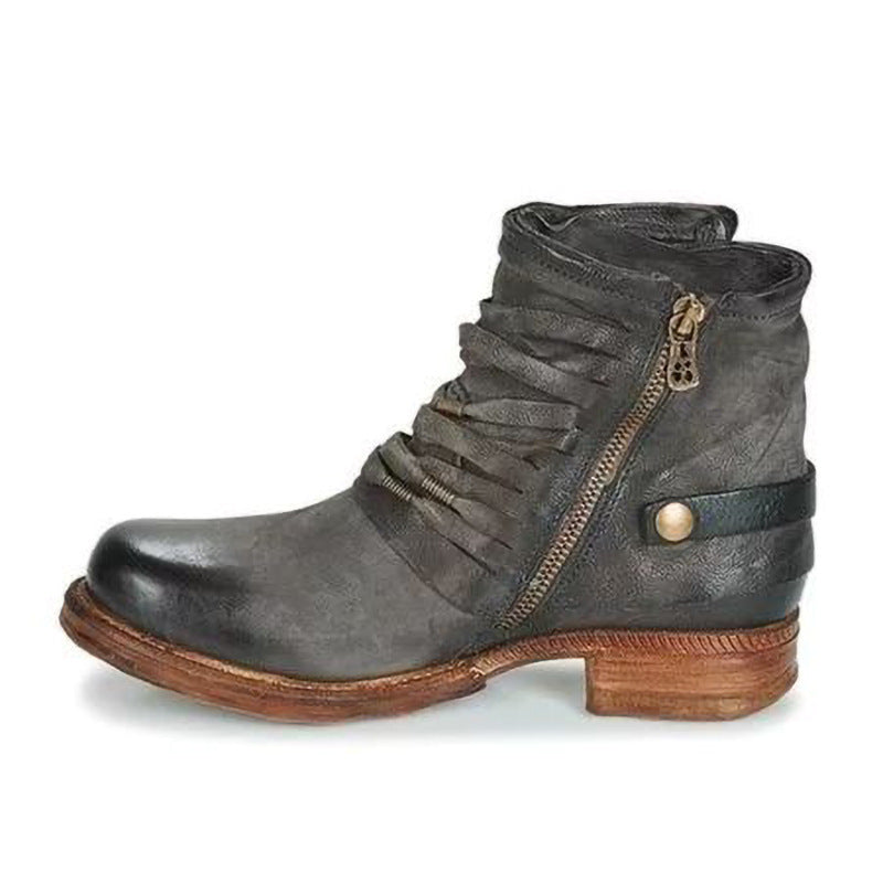 Angelika | Bottines avec Talon Clouté et Franges Bohème-Chic.