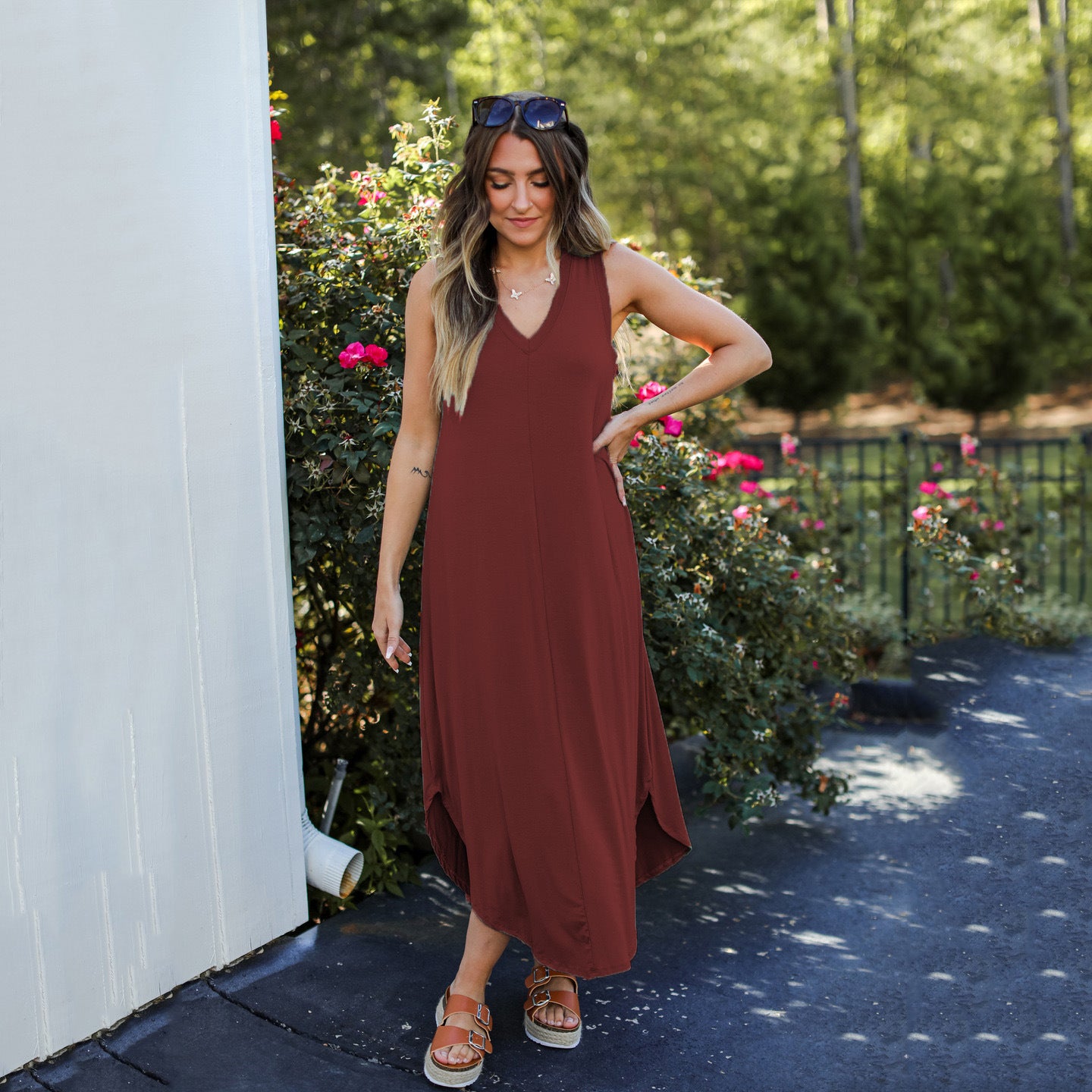 Éva, la simplicité élégante d’une robe ensoleillée au charme aérien