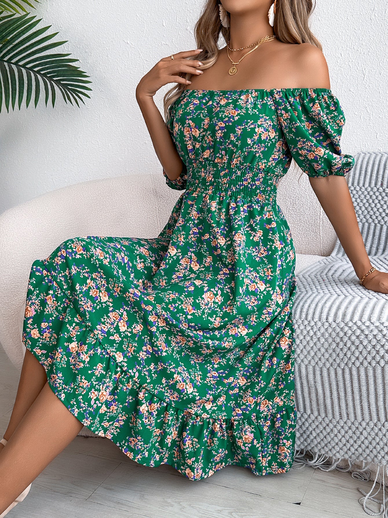 Robe d'été à fleurs – Col carré chic et volants féminins