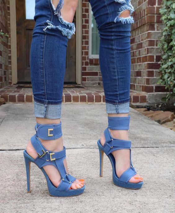 Sandales Glamour à Talons Aiguilles – Élégance Vertigineuse & Confort Chic