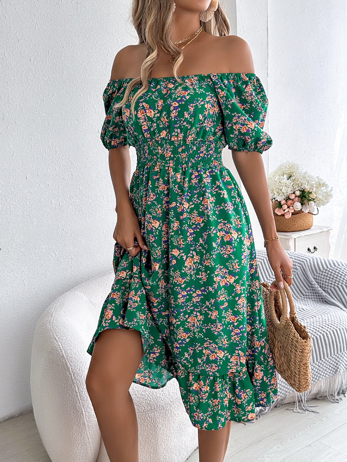 Robe d'été à fleurs – Col carré chic et volants féminins