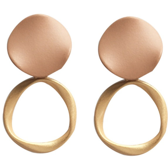 Boucles d’oreilles goutte d’eau – Élégance minimaliste et intemporelle