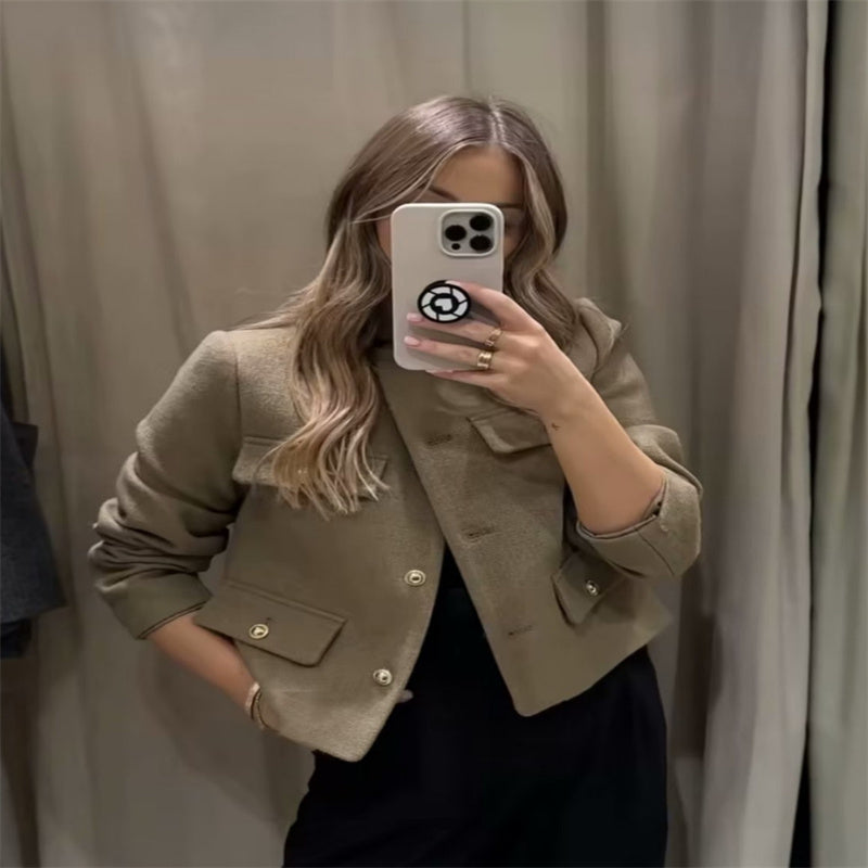 Élise | Veste Courte Femme Élégante avec Boutons – Chic et Polyvalente.