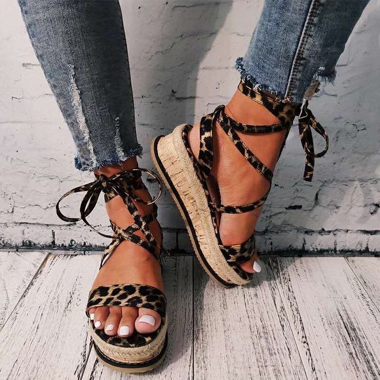 Charlotte : l’élégance intemporelle pour un été chic et confortable