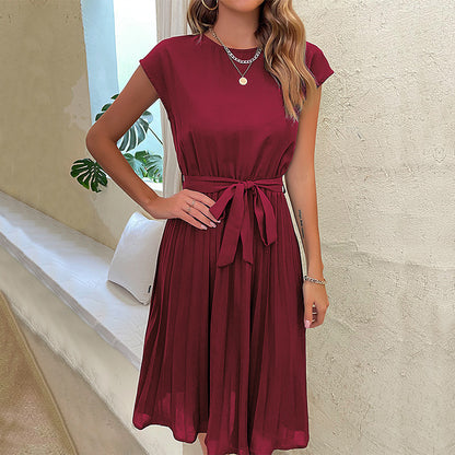 Victoire – Robe plissée femme, alliant élégance et modernité.