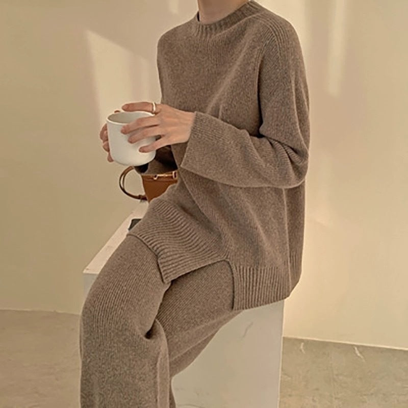 Éloïse – Ensemble élégant avec pull fendu et pantalon large pour femme