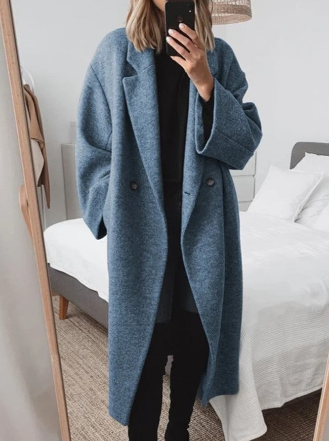 Camille, le Trench en Laine Intemporel : Élégance et Polyvalence.