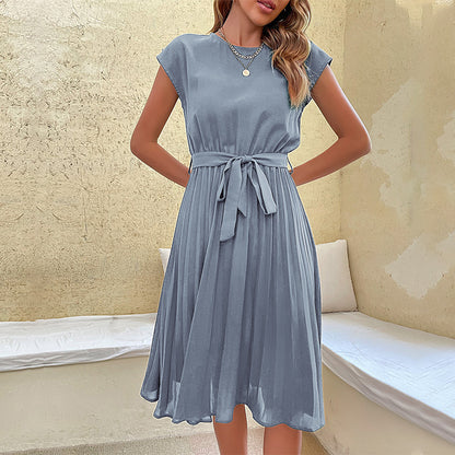 Victoire – Robe plissée femme, alliant élégance et modernité.