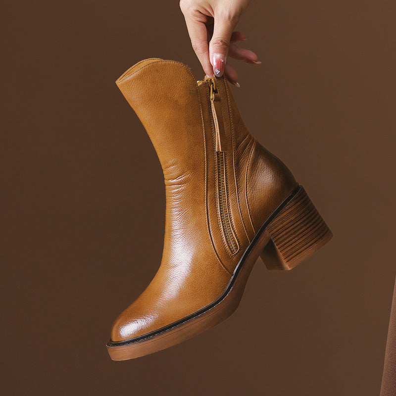 Bottes Cheville Marron à Talon Épais – Élégance et Confort dans un Style Britannique par Amélie