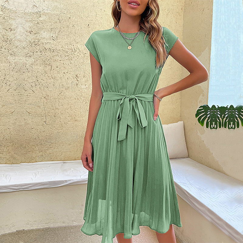 Victoire – Robe plissée femme, alliant élégance et modernité.