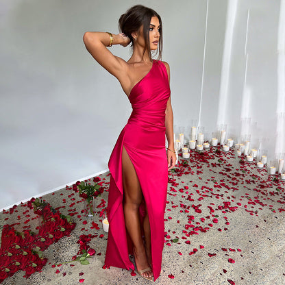 Le satin qui épouse vos courbes avec passion