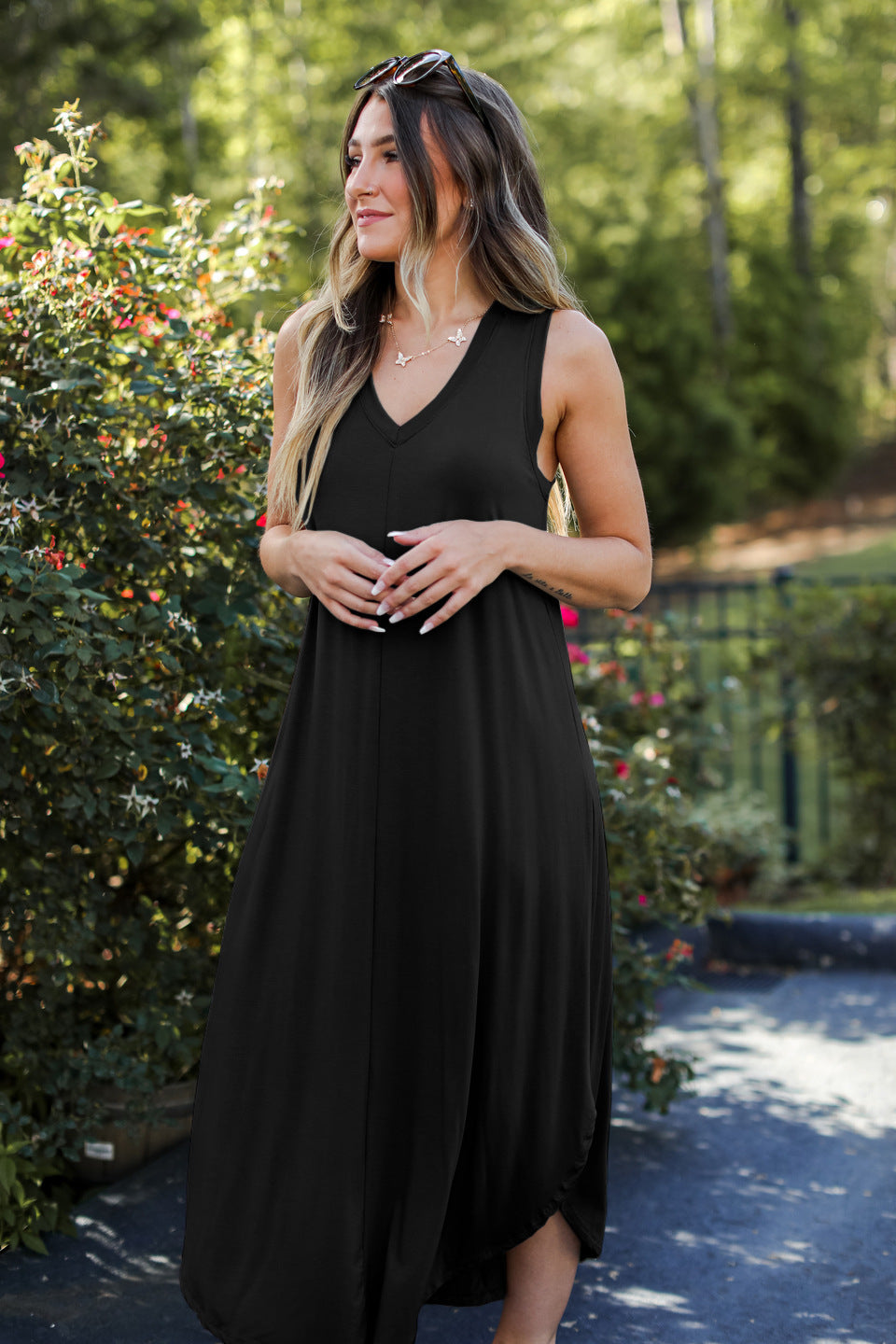 Éva, la simplicité élégante d’une robe ensoleillée au charme aérien