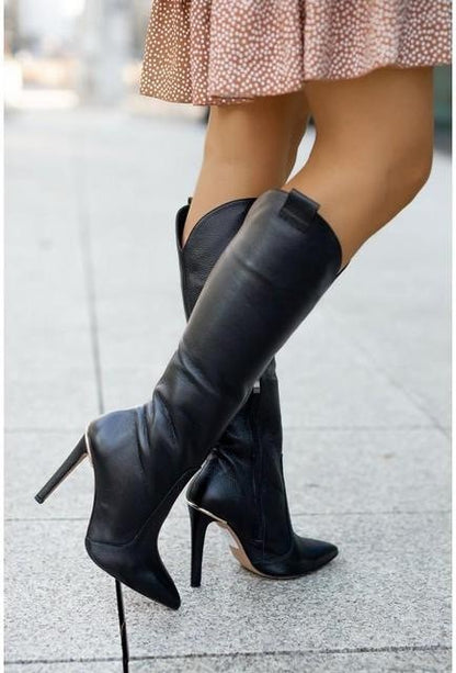 Bottes Mi-Mollet Clémence en Daim – Élégance et Confort Féminin
