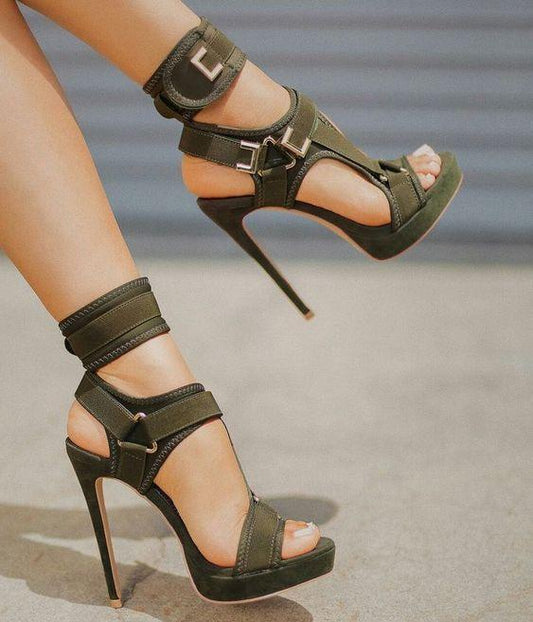 Sandales Glamour à Talons Aiguilles – Élégance Vertigineuse & Confort Chic