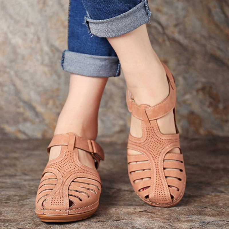Charme Rétro – Sandales compensées au confort vintage