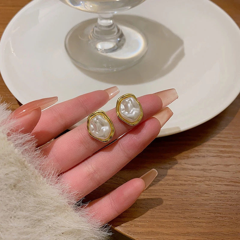 Boucles d’Oreilles Clémence – Perles Baroques Irrégulières Élégantes et Authentiques