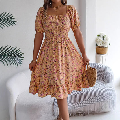 Robe d'été à fleurs – Col carré chic et volants féminins