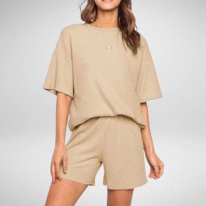 Pyjama Court Femme Deux Pièces – Élégance et Confort avec Charlotte