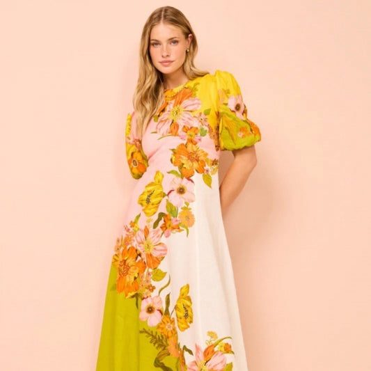 Élise – Robe à Manches Bouffantes Imprimée et Coupe Cintrée, Élégante et Moderne