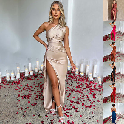 Le satin qui épouse vos courbes avec passion