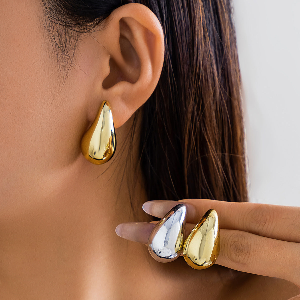 Boucle d’oreille vintage punk – Bijou audacieux en forme de virgule et goutte