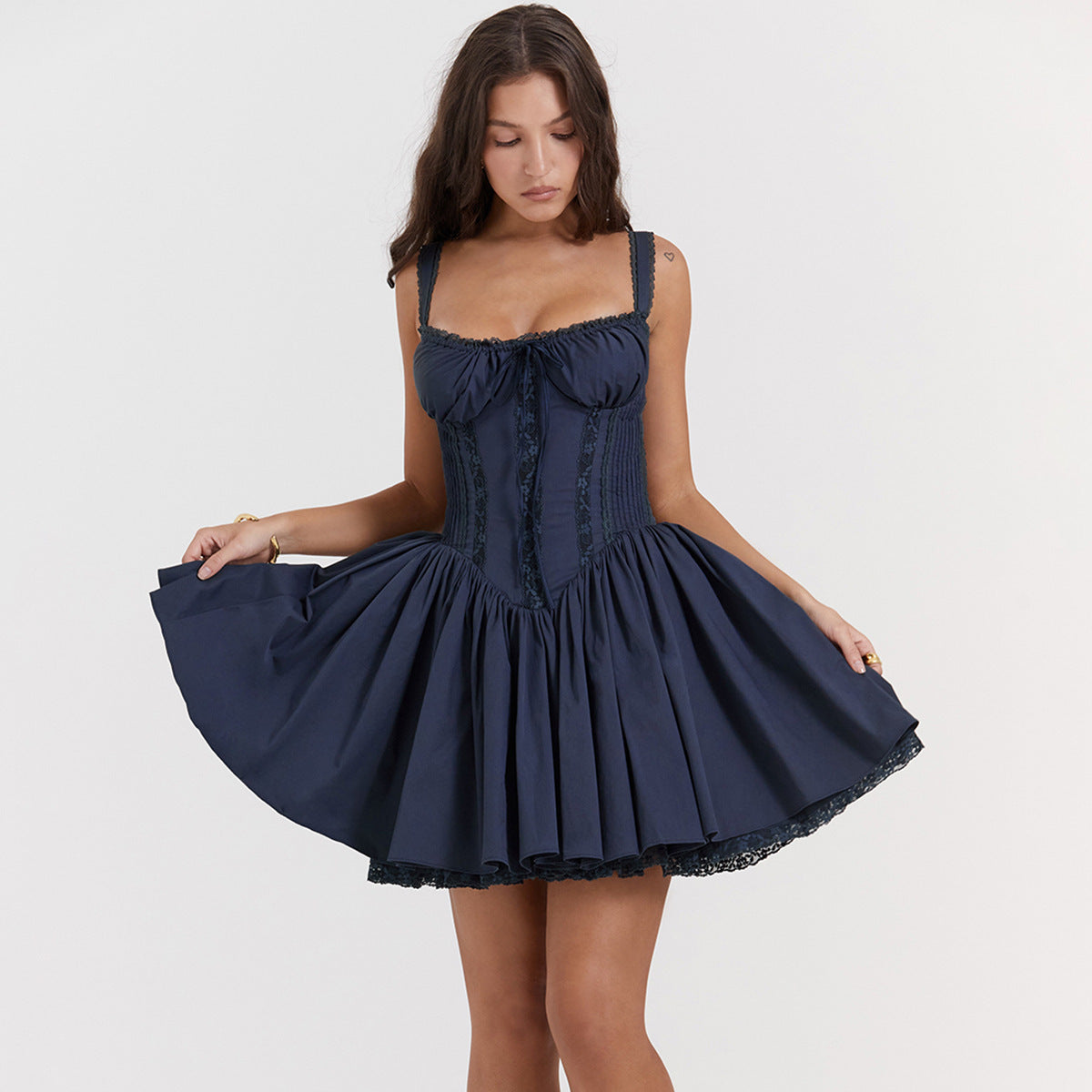 Isabelle - Robe dos nu en dentelle, Élégance et Séduction